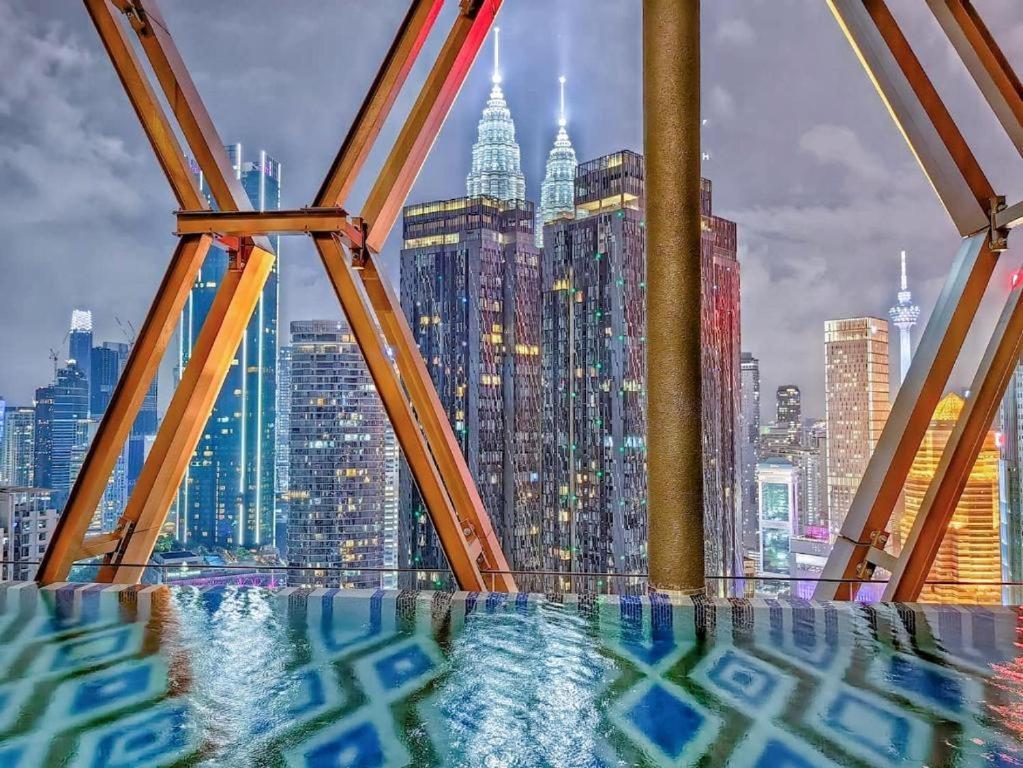 Scarletz Suites Klcc By Luxe Suites Kuala Lumpur Luaran gambar